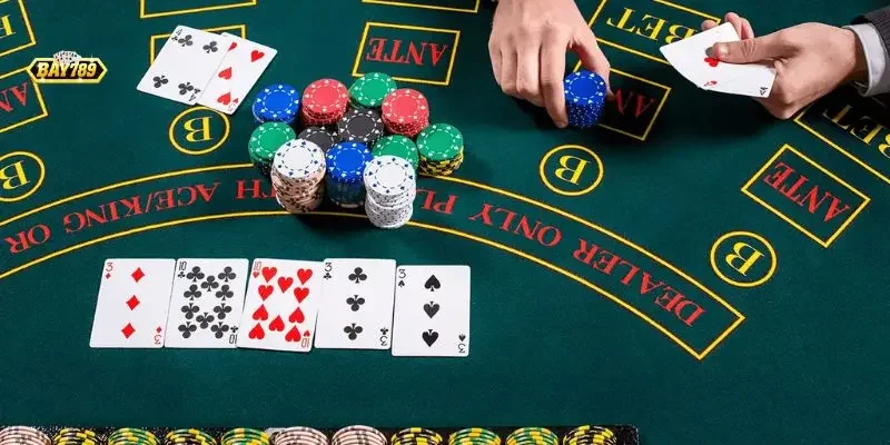 Poker Chuyên Nghiệp Bay789 – Bàn Cược Chuẩn Quốc Tế Cho Poker Thủ 2 Giao diện bàn cược Poker chuyên nghiệp Bay789 tích hợp công nghệ chống Bot tiêu chuẩn